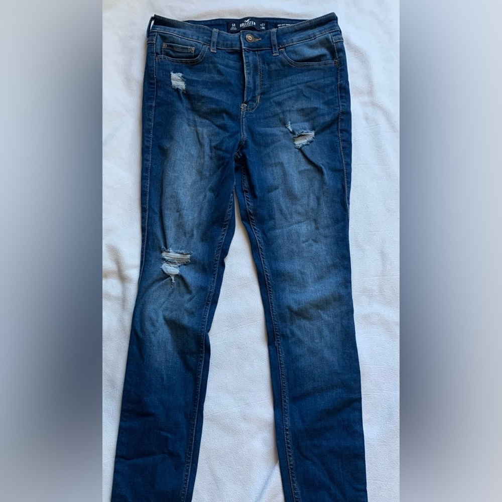 Ripped skinny jeans